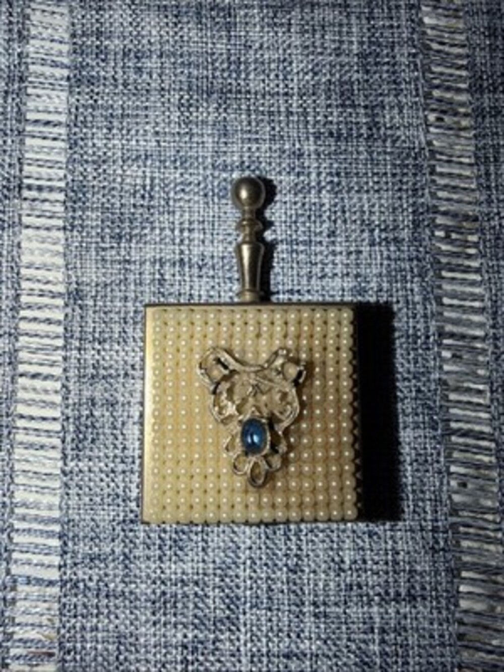 Vintage mini pocket butler or ashtray. white beaded cover. Unique.